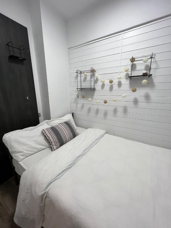 First Studio Bucharest Luaran gambar